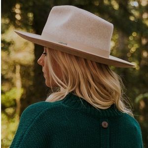 Gigi pip Monroe rancher (oatmeal)